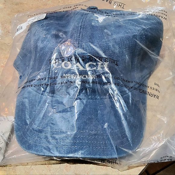 COACH DENIM BASEBALL HAT WITH WHITE EMBROIDERY SIZE M/L ADJUSTABLE NEW! - Picture 2 of 3